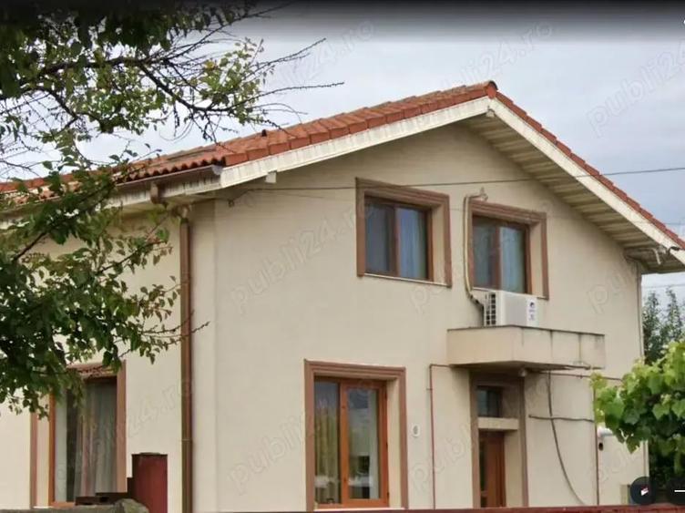 Casă cu 4 camere cu Teren 1200 Mp în Km 5