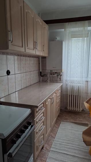 Apartament cu 3 camere decomandat în Viziru 3
