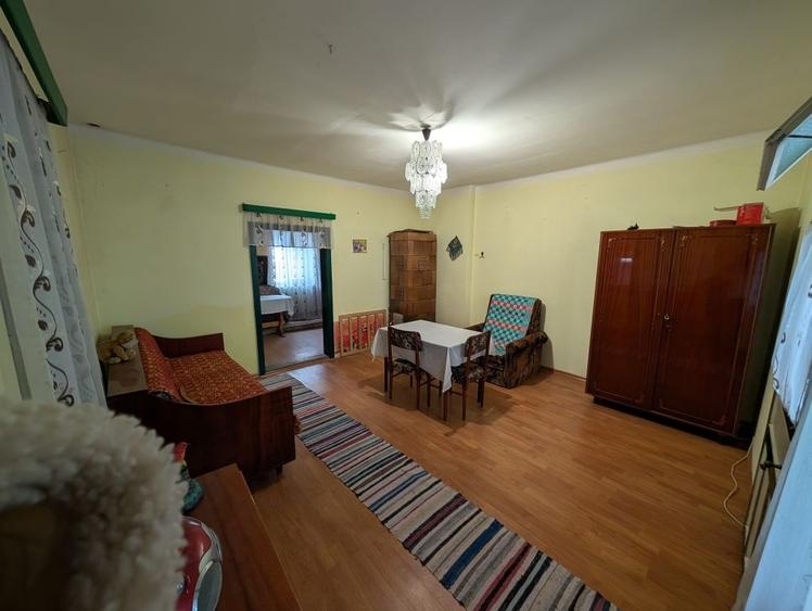 Casă cu 4 camere în Dumitra