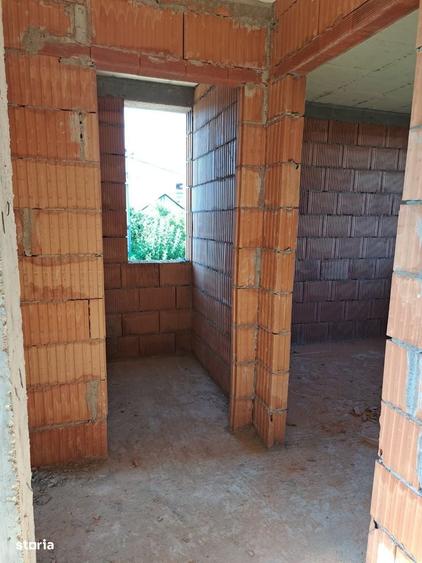 Casa P+E la rosu, 140 mp, teren 300 mp, Pantelimon, la 2 km de metrou - 1