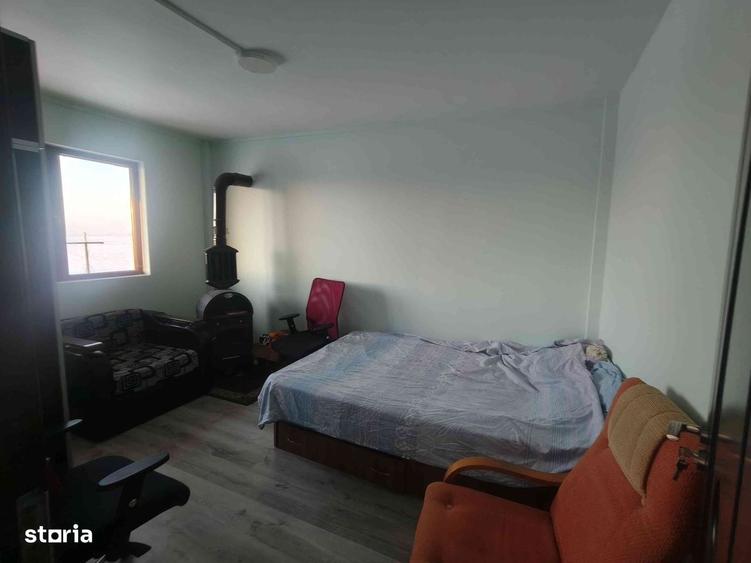 Casă cu 2 camere cu Teren 3000 Mp în Postăvari
