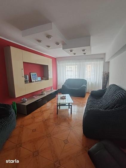 Apartament cu 4 camere decomandat în Traian