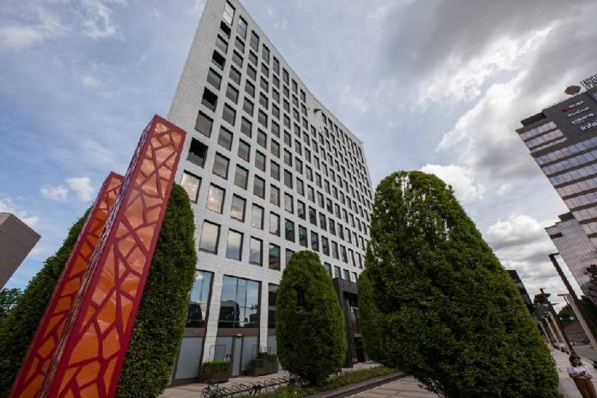 Birou, de 200 mp, în Central