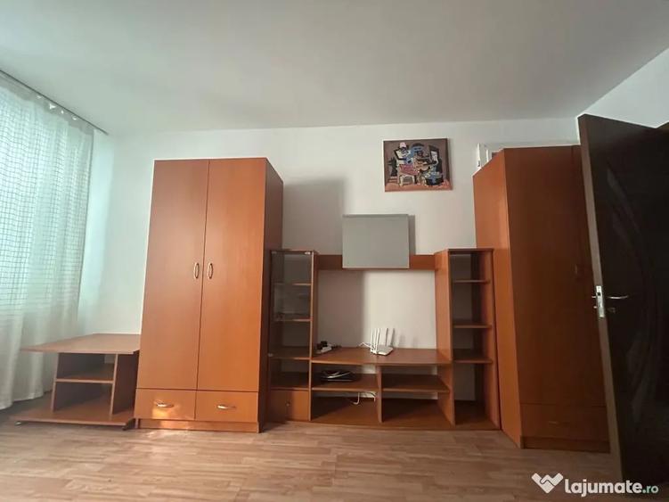 Garsonieră semidecomandată în Costin Georgian