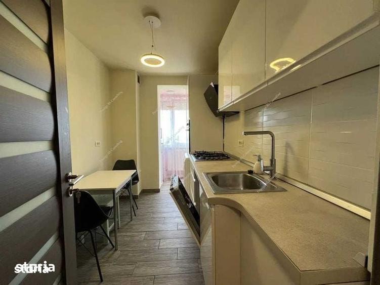 Apartament cu 3 camere decomandat în Complex Studențesc