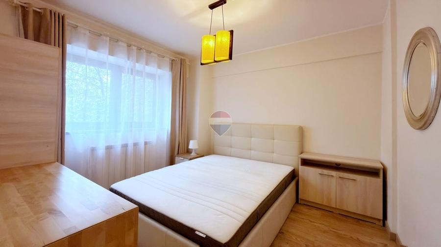 Apartament cu 3 camere decomandat, mobilat în Mihai Bravu