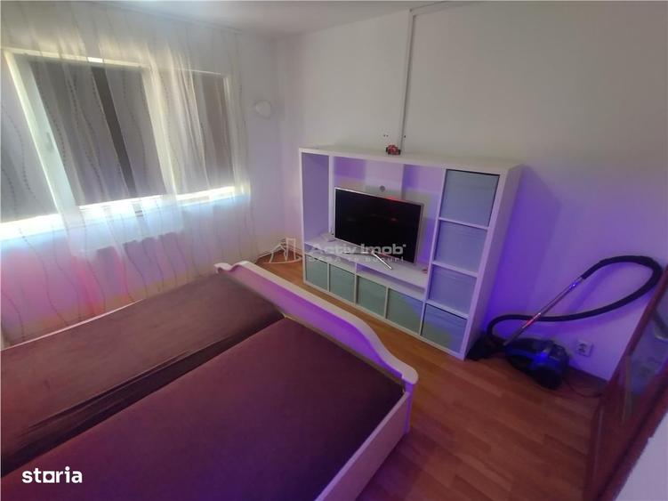 Apartament cu 2 camere decomandat, mobilat în Oravița