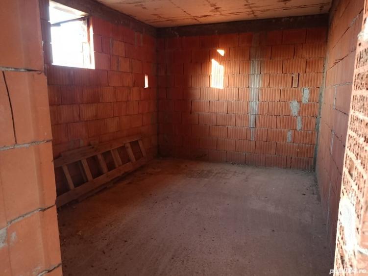 Casă cu 4 camere cu Teren 1200 Mp în Corabia