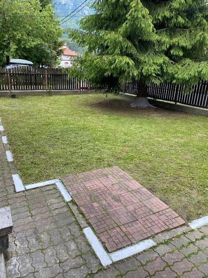 Casă individuală cu 6 camere cu Teren 446.73999023438 Mp în Bușteni