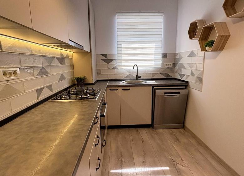 Duplex cu 3 camere cu Canalizare în Central