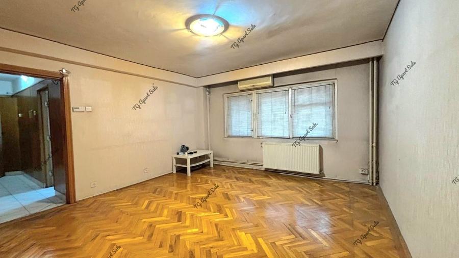 Apartament cu 3 camere decomandat în Vitan Mall