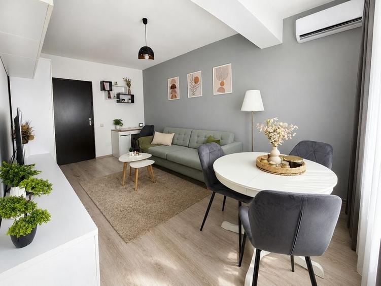 Apartament cu 2 camere decomandat în Central