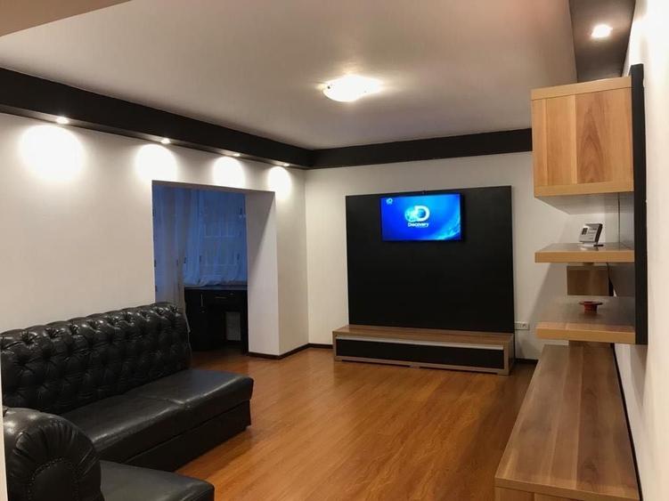 Apartament cu 3 camere decomandat în Răcădău