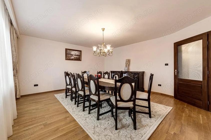 Casă cu 6 camere cu Teren 1013 Mp în Central