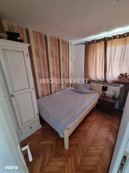 Apartament cu 3 camere în Cetate