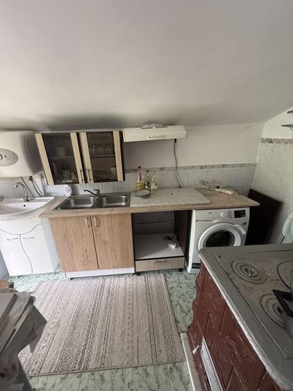 Casă cu 4 camere în Traian