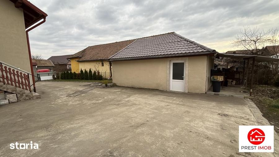 Spațiu comercial, de 450 mp, în Pănet