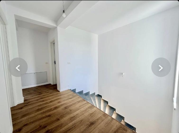 Duplex cu 5 camere cu Canalizare în Moșnița Nouă