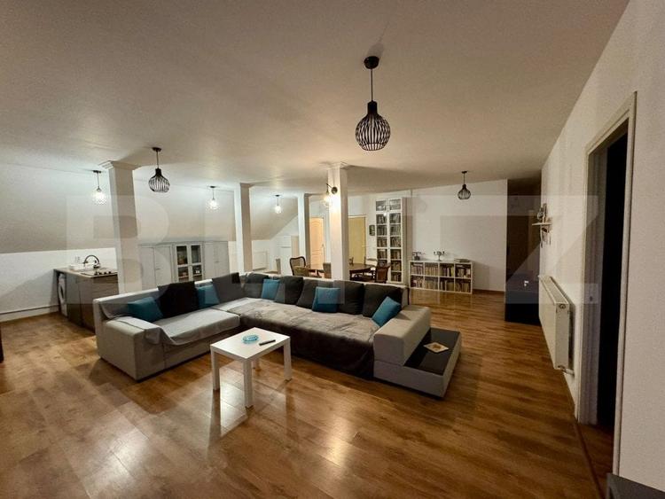 Apartament cu 3 camere decomandat, mobilat în Cârcea