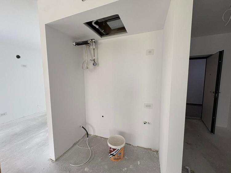 Apartament cu 3 camere semidecomandat în Vest