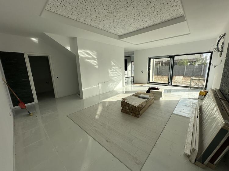 Duplex cu 5 camere cu Canalizare în Exterior Nord