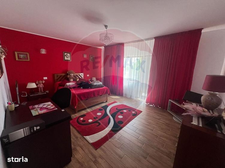 Casă cu 4 camere cu Teren 983 Mp în Garoafa