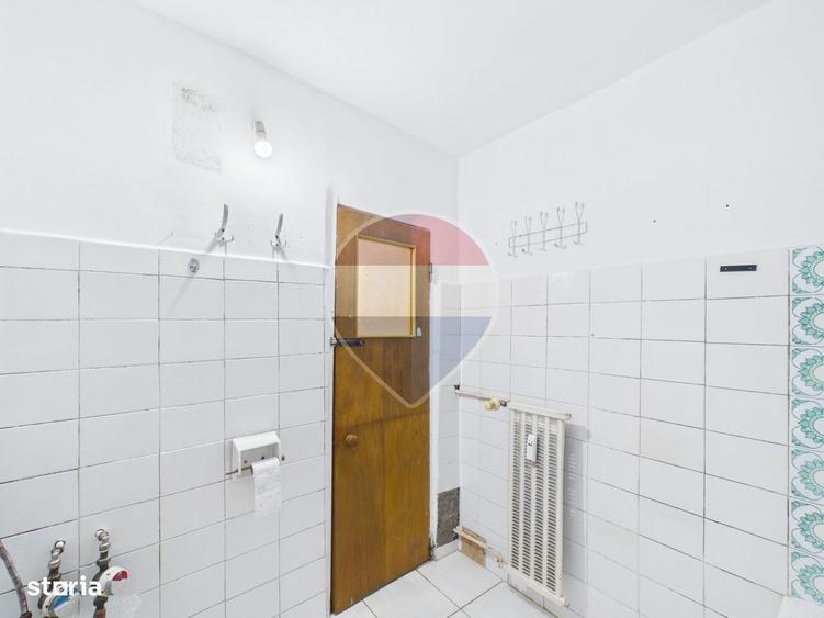Apartament cu 3 camere semidecomandat în Crângași