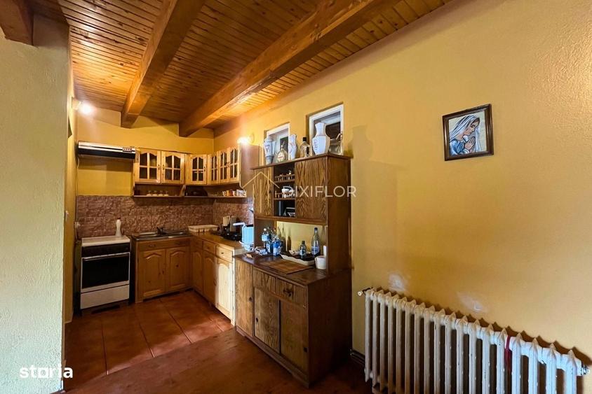 Casă cu 4 camere în Câmpu Cetății