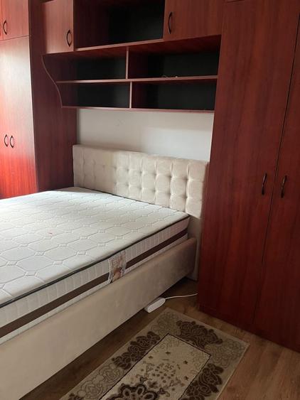 Apartament cu 3 camere decomandat în Rovine