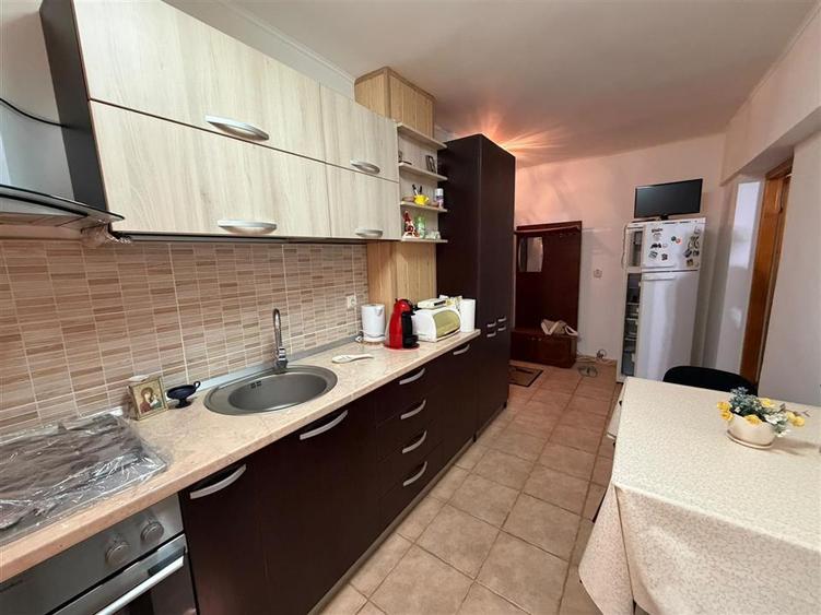 Apartament cu 2 camere semidecomandat, mobilat în Gară