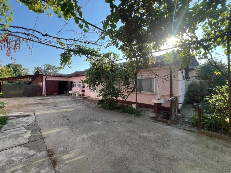 Casă cu 4 camere în Lungulețu