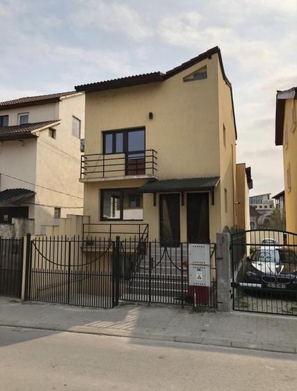 Casă cu 4 camere în Central