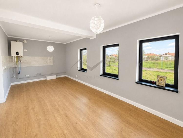 Apartament cu 3 camere semidecomandat în Popas Păcurari