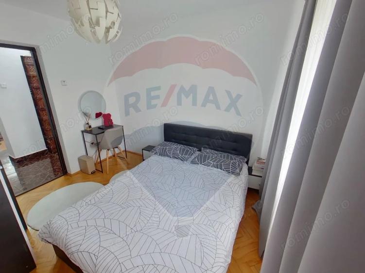 Apartament cu 4 camere decomandat în Central