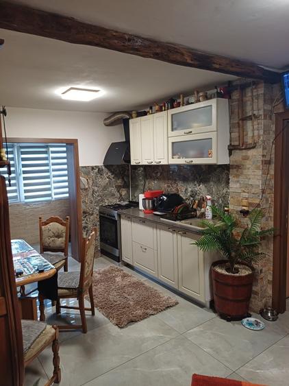 Apartament cu 2 camere decomandat în Rovine