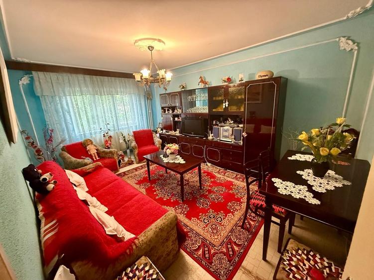 Apartament cu 3 camere decomandat în Dancu