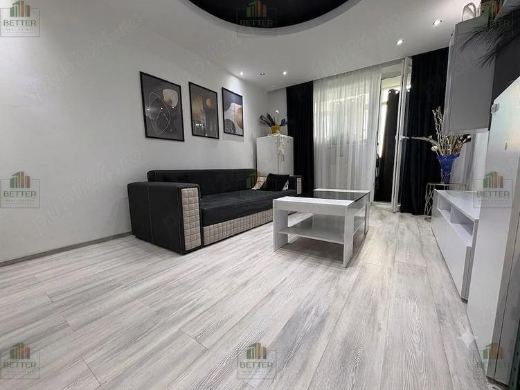Apartament cu 3 camere semidecomandat în Berceni