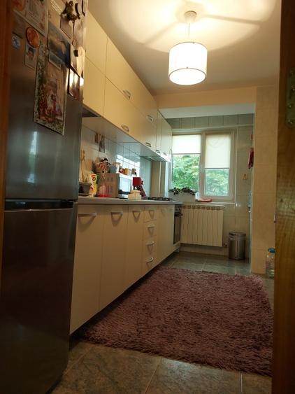 Apartament cu 4 camere decomandat în Central