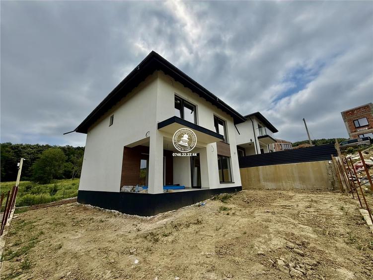 Casă cu 4 camere decomandat cu Teren 400 Mp în Bârnova