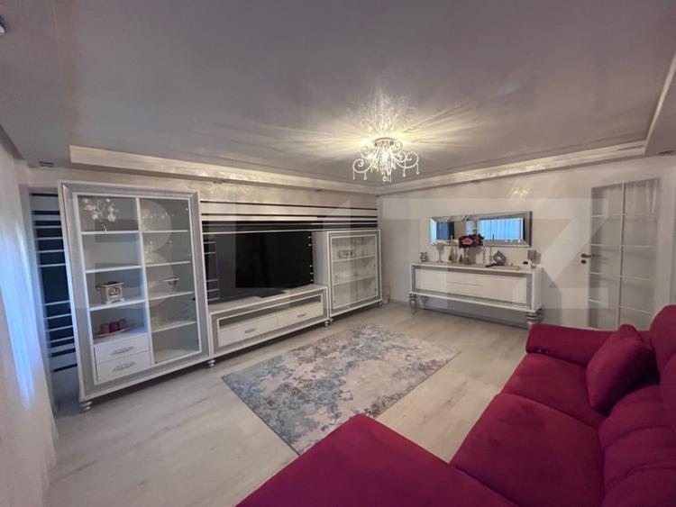 Apartament cu 3 camere decomandat în George Enescu