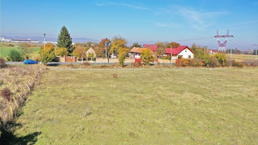Teren Construcții intravilan de 55700 mp, în Stupini