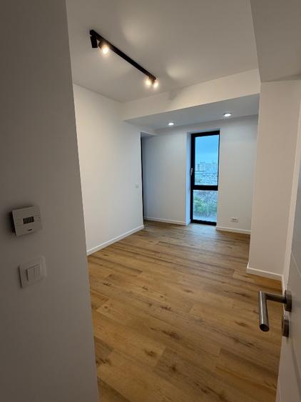 Apartament cu 3 camere decomandat în Berceni