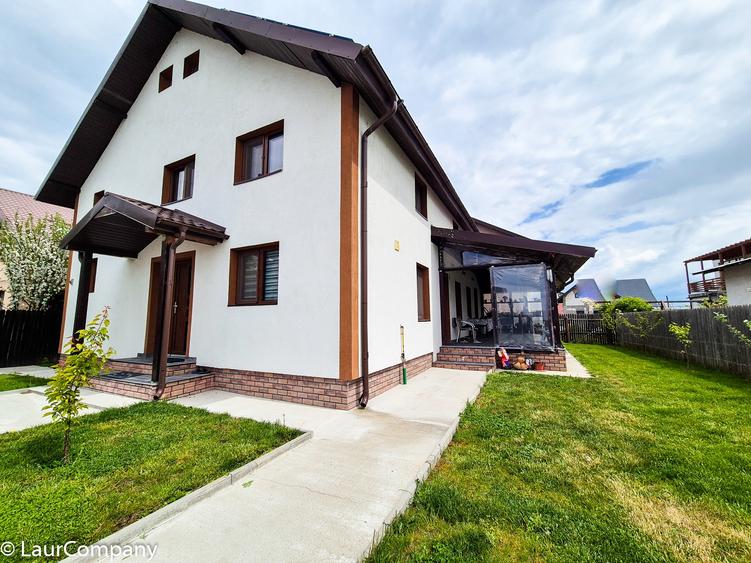 Casă individuală cu 5 camere cu Canalizare în Albota