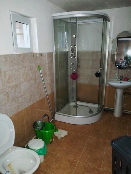 Casă cu 3 camere cu Teren 1500 Mp în Macedonia