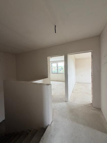 Duplex cu 5 camere cu Canalizare în Apahida