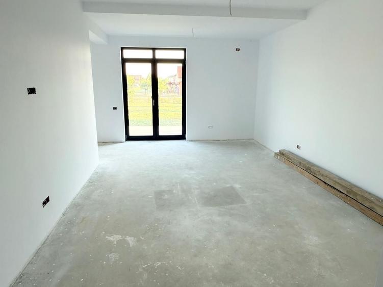 Duplex cu 4 camere cu Canalizare în Dumbrăvița