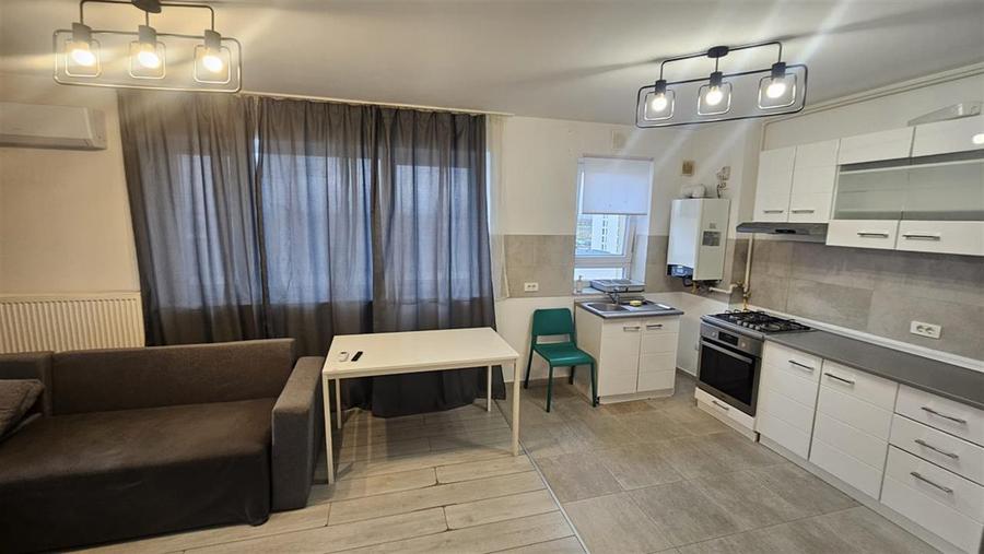 Apartament cu 2 camere decomandat, mobilat în Tractorul