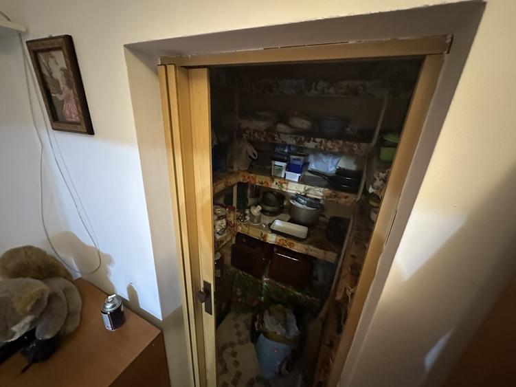 Apartament cu 4 camere semidecomandat, mobilat în Berceni