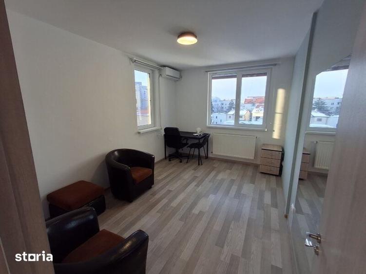 Apartament cu 3 camere semidecomandat în Floreasca