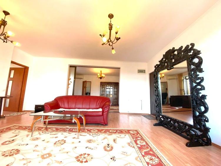 Apartament cu 5 camere în Domenii